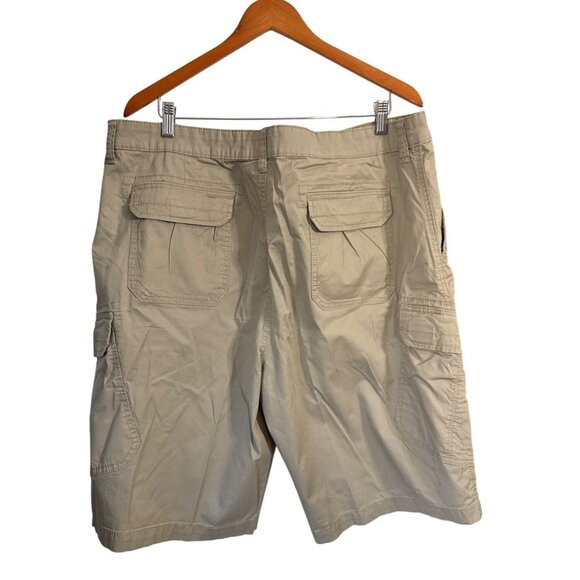 Unionbay Mens Cargo Shorts Size 42 Beige Cotton Blend Relaxed Fit With Pockets - Picture 2 of 7
